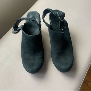 Ugg clogs